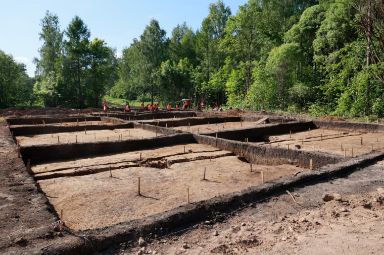 Фронт работ готовят археологи для строительства Некрасовского моста в Вологде.
