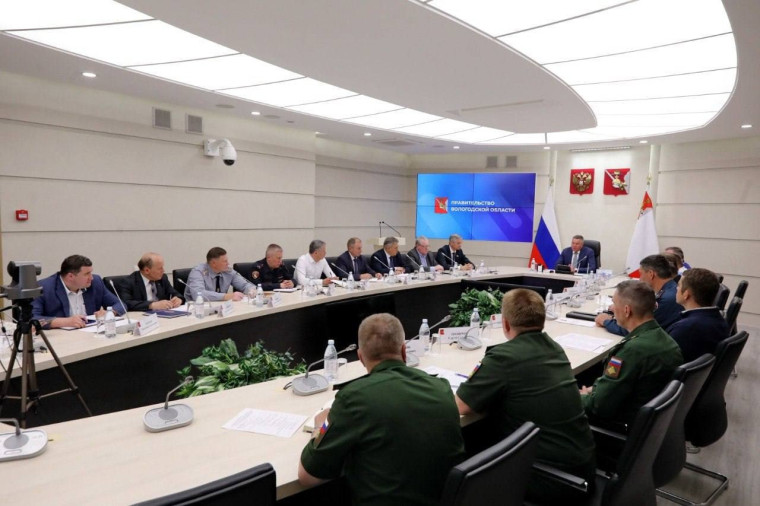 На круглосуточный режим работы переходит Оперативный штаб Вологодчины. На круглосуточный режим работы переходит Оперативный штаб Вологодчины.